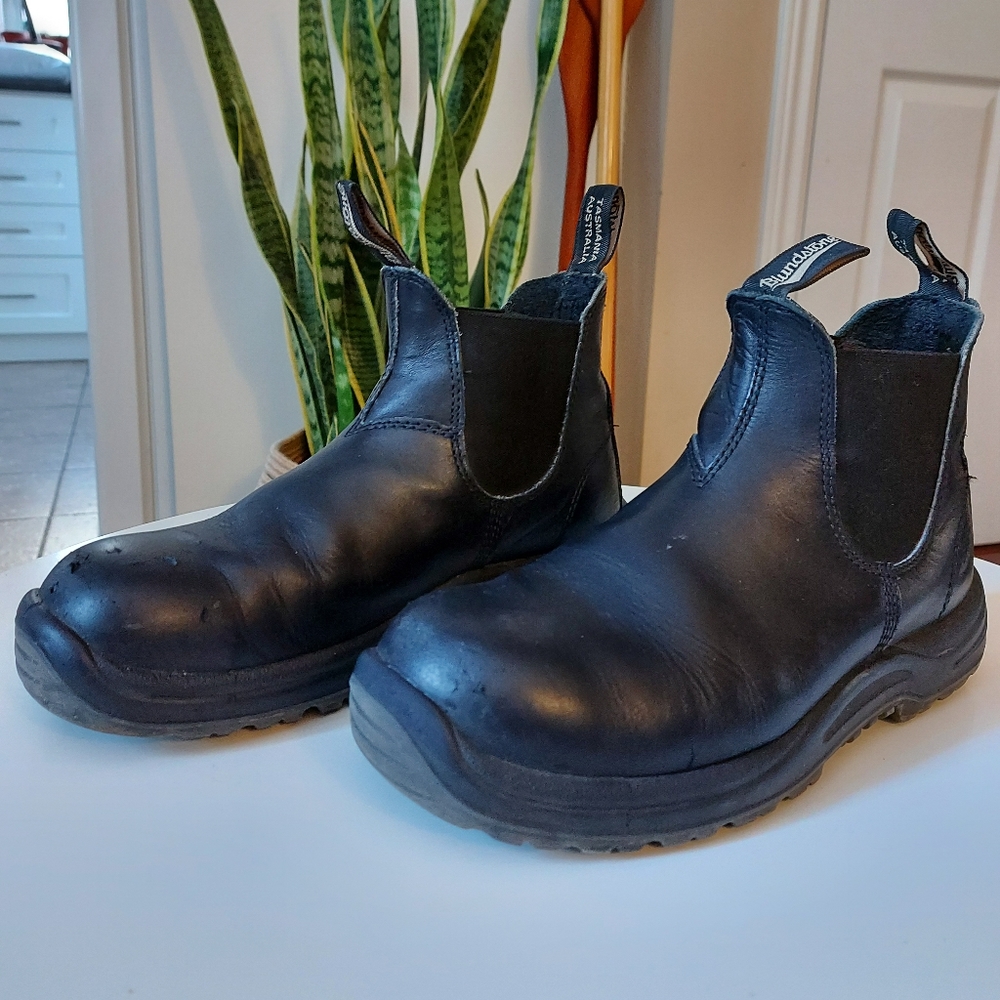 Steel toe Blundstones